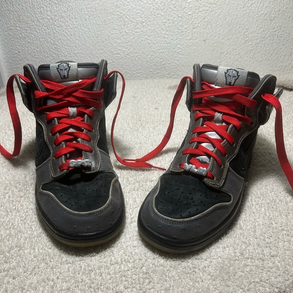 Nike SB Dunk High MF Doom Shoes - Picture 3 of 7